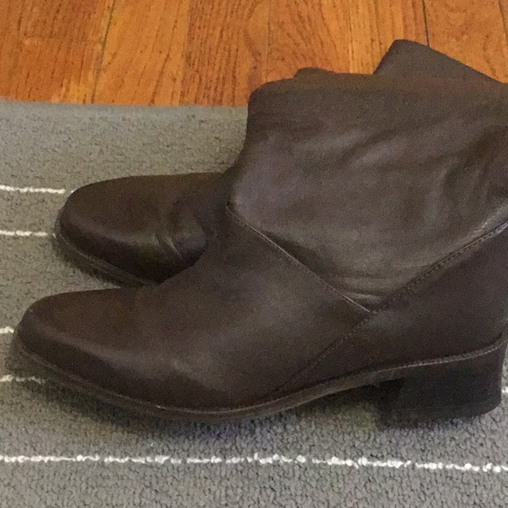 Boot - Picture 4 of 4